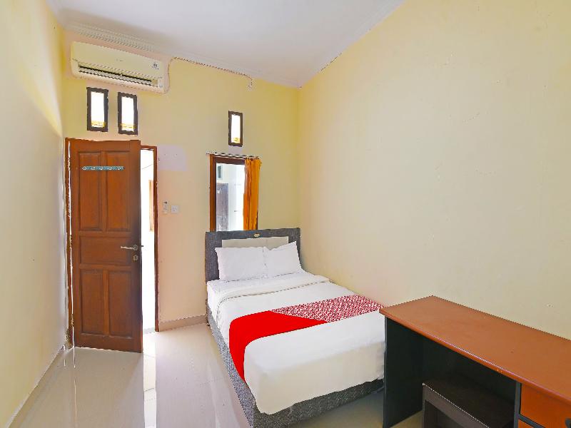 Oyo 91445 Sandat Guest House - Oda