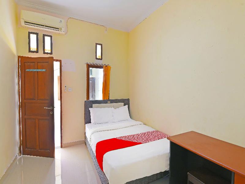 Oyo 91445 Sandat Guest House - Oda