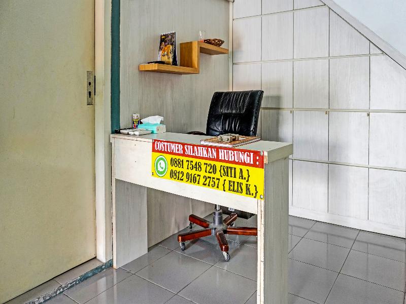 OYO 91731 Home Stay Elis Cateliya Syariah - Lobi