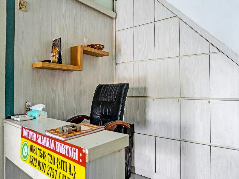 OYO 91731 Home Stay Elis Cateliya Syariah - Lobi