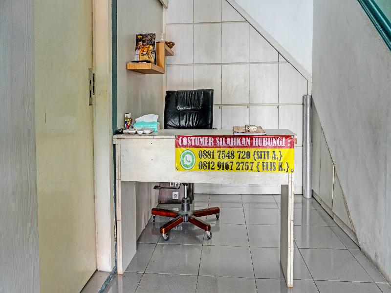 OYO 91731 Home Stay Elis Cateliya Syariah - Lobi