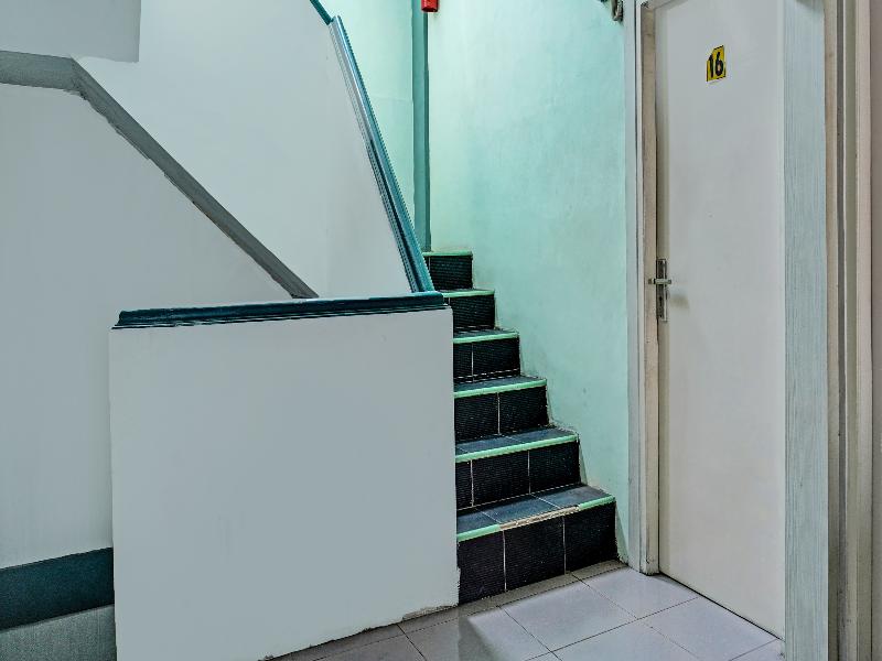 OYO 91731 Home Stay Elis Cateliya Syariah - Lobi