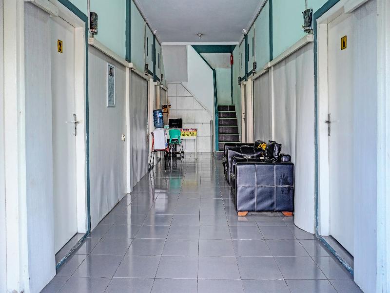 OYO 91731 Home Stay Elis Cateliya Syariah - Lobi