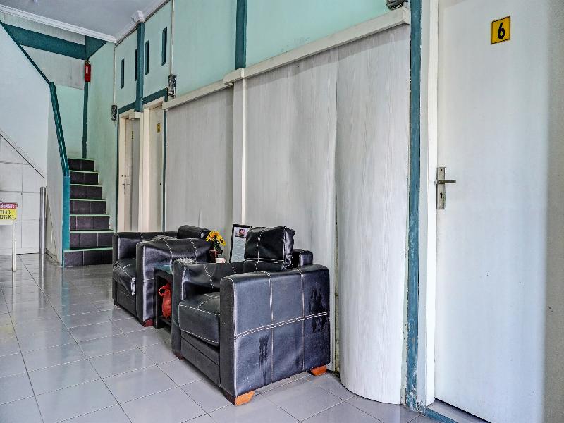 OYO 91731 Home Stay Elis Cateliya Syariah - Lobi