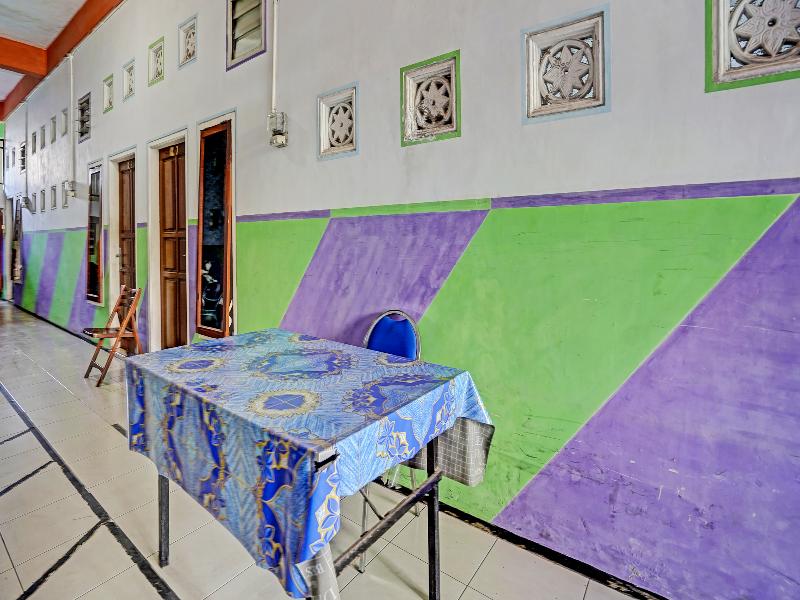Oyo 91572 Kost Esklusif Barokah - Lobi
