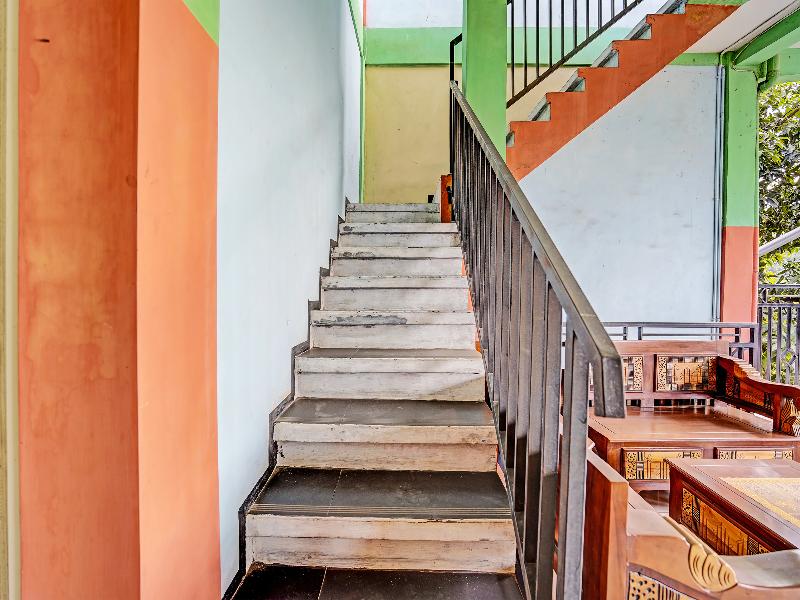 Oyo 91572 Kost Esklusif Barokah - Lobi