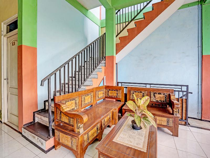 Oyo 91572 Kost Esklusif Barokah - Lobi