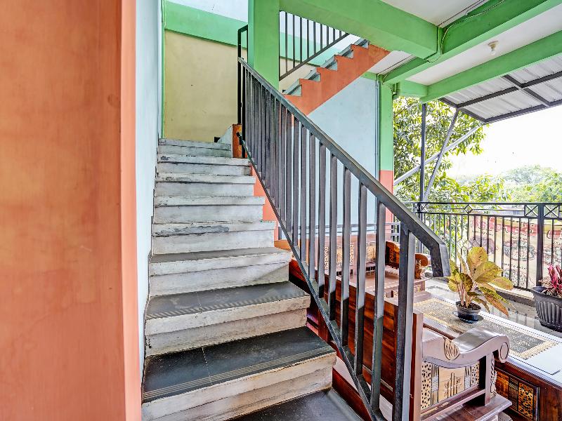 Oyo 91572 Kost Esklusif Barokah - Lobi