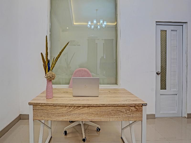 Spot On 91403 Reva Residence Syariah - Lobi