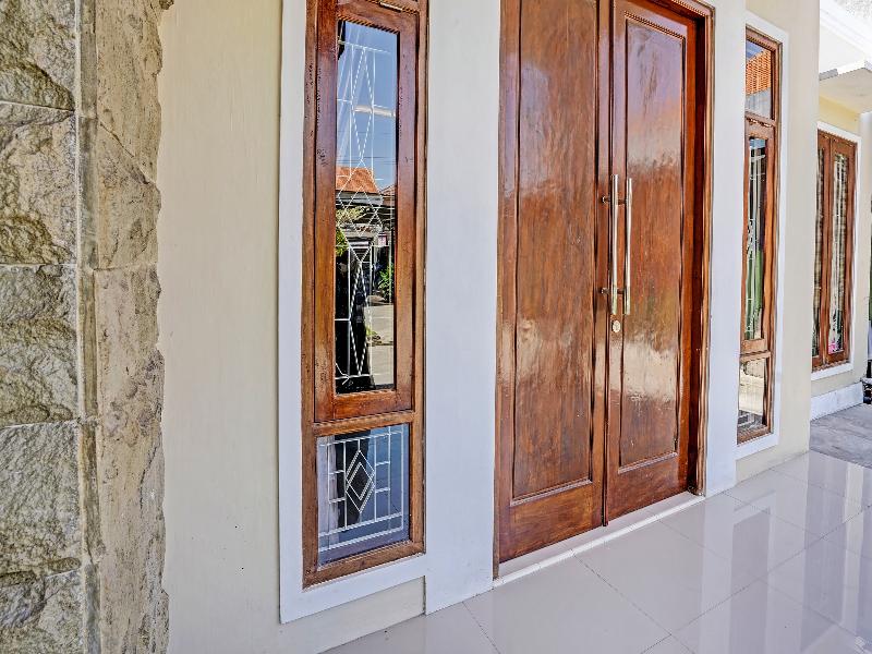 Spot On 91403 Reva Residence Syariah - Genel