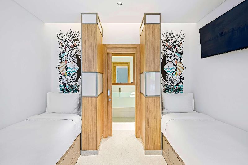 Fuwairit Kite Beach Tapestry Collection By Hilton - Oda