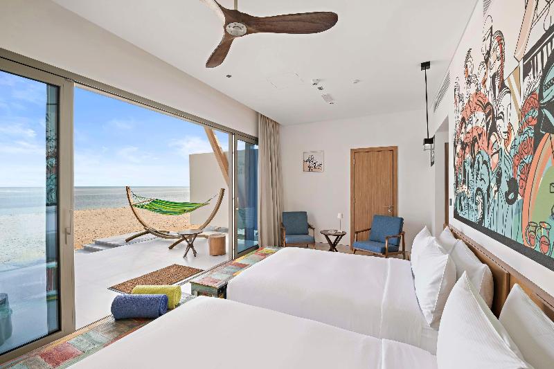 Fuwairit Kite Beach Tapestry Collection By Hilton - Oda