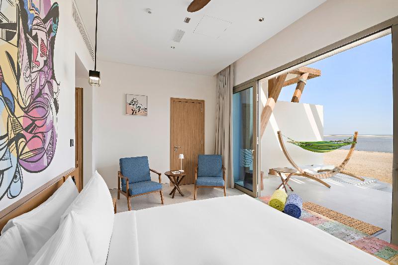 Fuwairit Kite Beach Tapestry Collection By Hilton - Oda