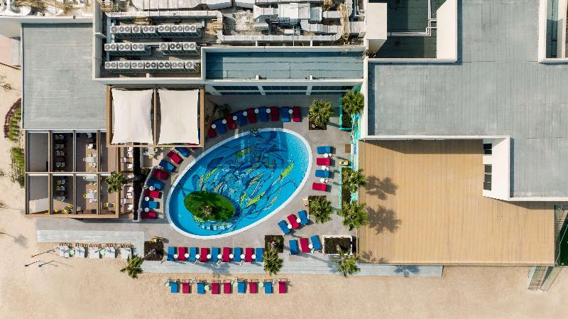 Fuwairit Kite Beach Tapestry Collection By Hilton - Havuz
