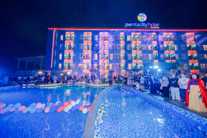 Pentacity Hotel Balikpapan - Havuz
