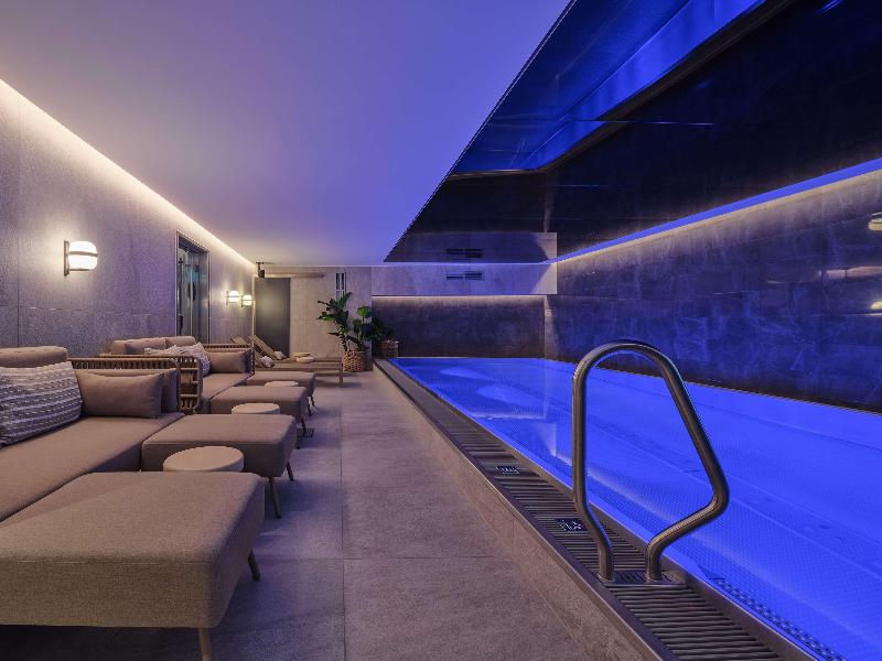 Adina Apartment Hotel Wiesbaden - Havuz