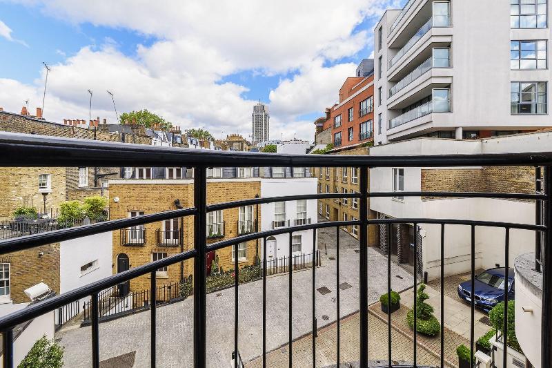 Cheval Knightsbridge - Genel