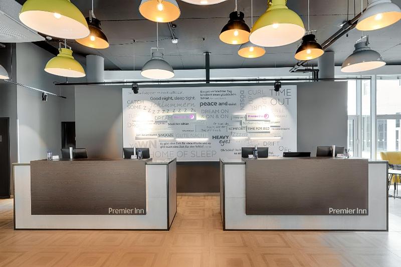 Premier Inn Wolfsburg City Centre - Lobi