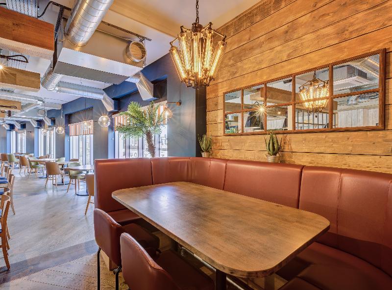 Premier Inn Portsmouth Dockyard - Restoran