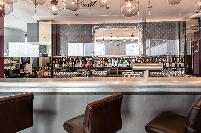Premier Inn Stuttgart City Centre - Bar