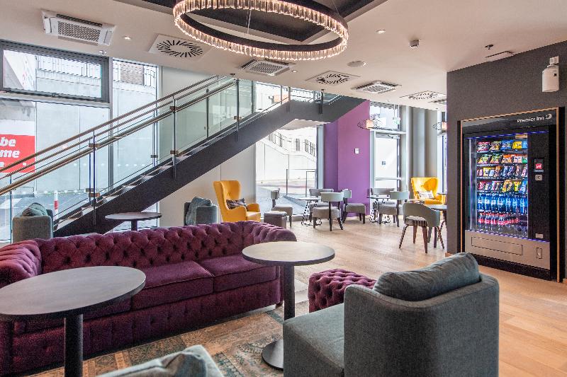 Premier Inn Stuttgart City Centre - Lobi