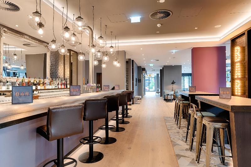 Premier Inn Hamburg City Klostertor - Bar