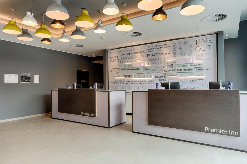 Premier Inn Hamburg City Klostertor - Lobi