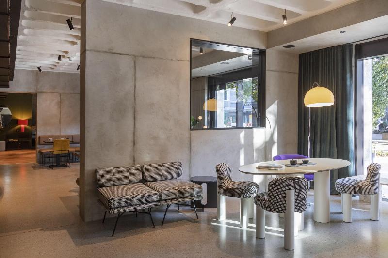 Emilu Design Hotel - Lobi