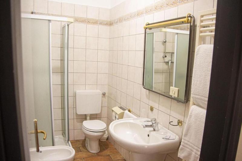 Hotel Tornielli 9 - Oda