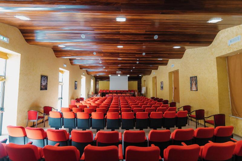 Casa Regina Montis Regalis - Toplantı