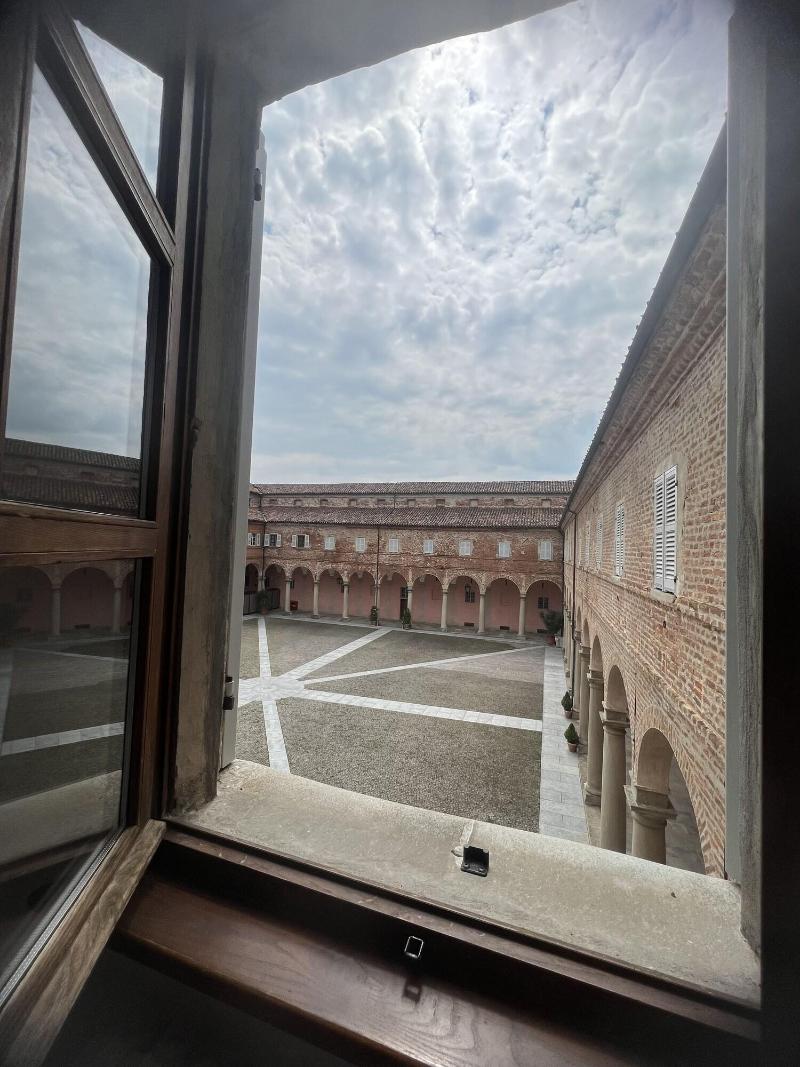 Casa Regina Montis Regalis - Oda