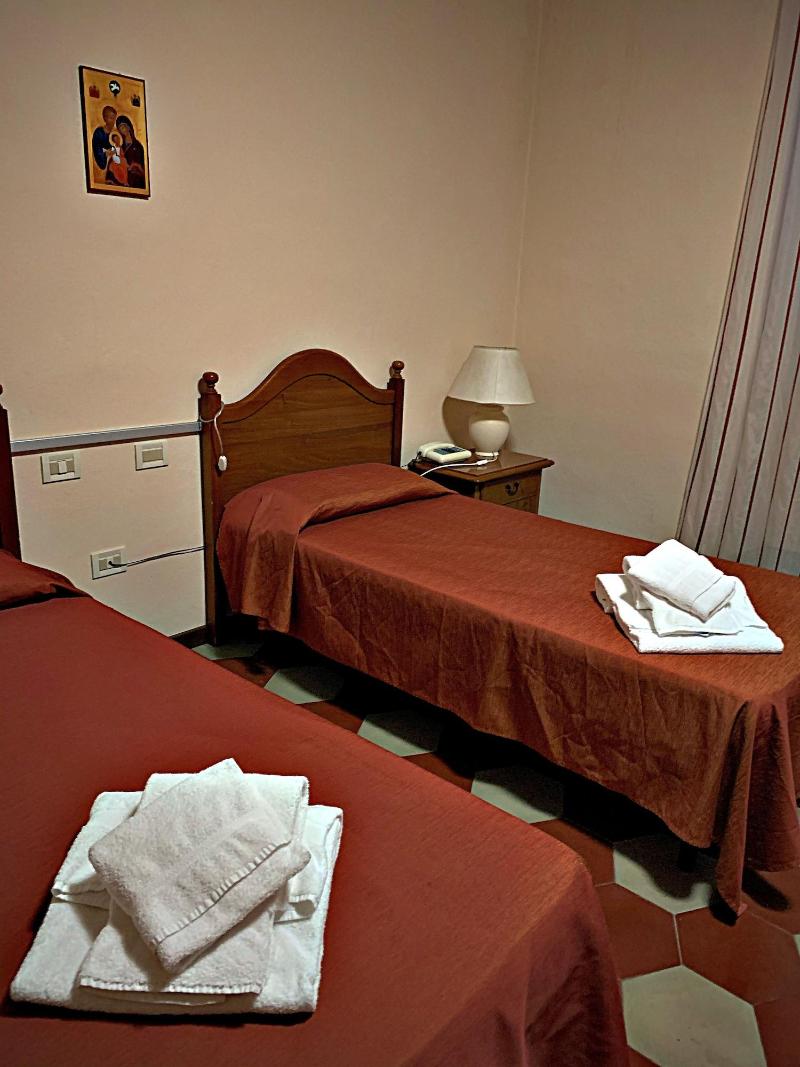 Casa Regina Montis Regalis - Oda