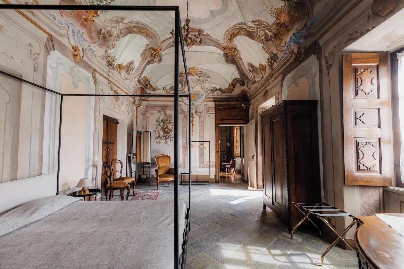 Casa Regina Montis Regalis - Oda