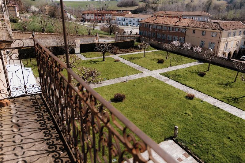 Casa Regina Montis Regalis - Oda