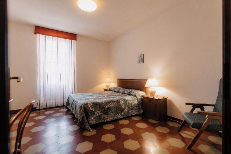 Casa Regina Montis Regalis - Oda