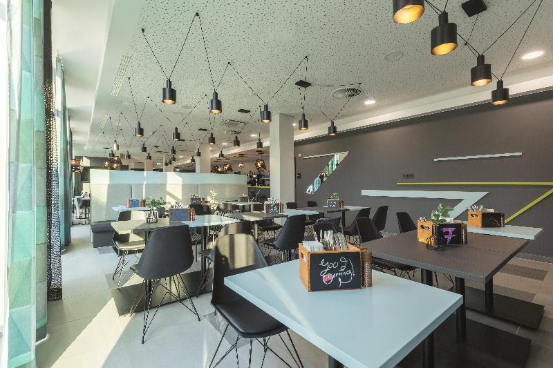 Holiday Inn - the niu Seven Dusseldorf Ost - Restoran