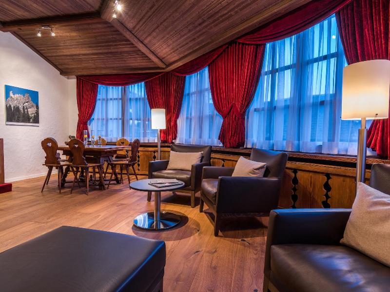 Hotel Scha Negg Wengen - Lobi