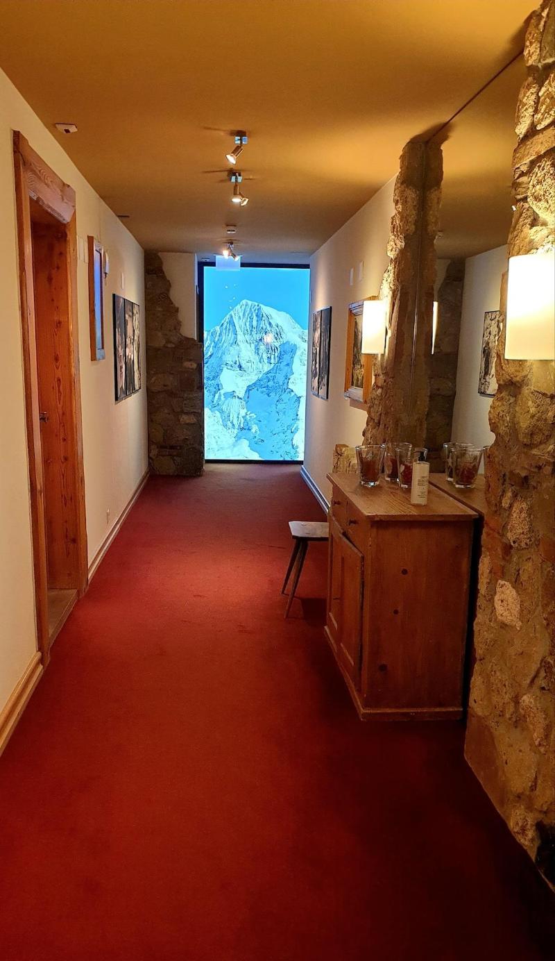 Hotel Scha Negg Wengen - Lobi