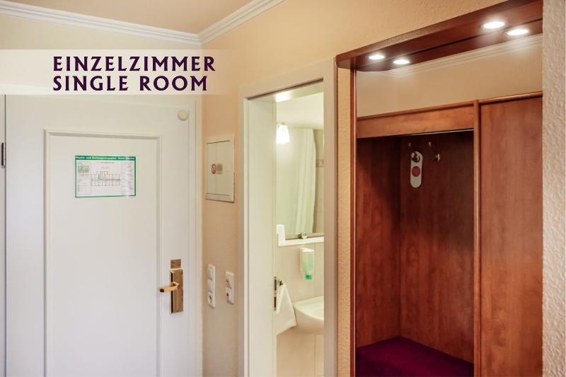 Hotel Muenkel - Oda