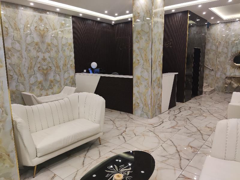 Golden Hotel - Lobi