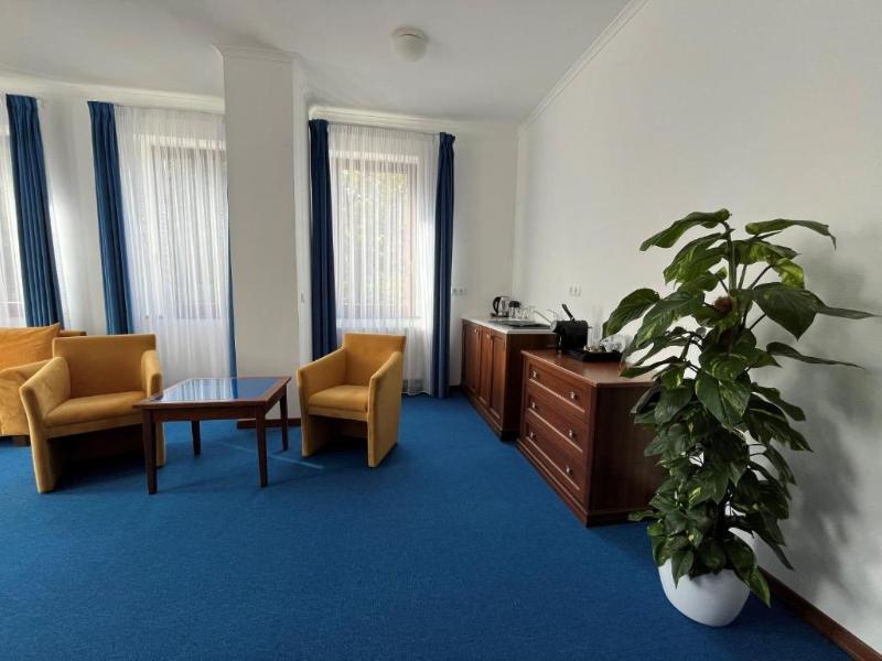 Bassiana Hotel - Oda