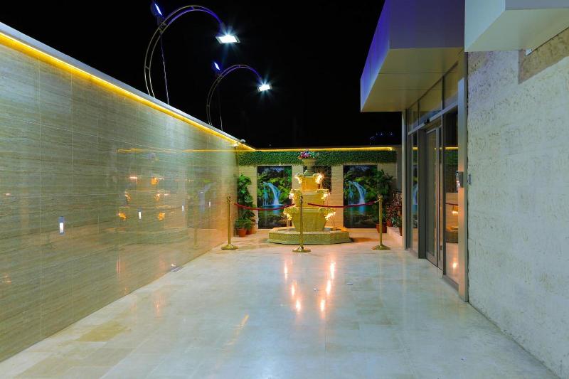 Qaser Alsultan Hotel Suites - Teras