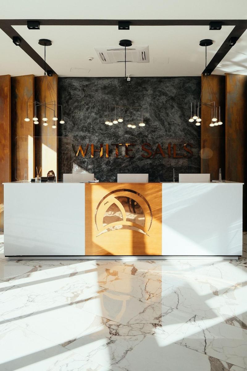 White Sails Residential Hotel - Lobi