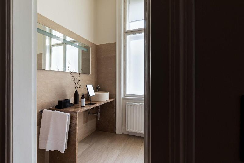 Zola Hotel Palais De Boha Me - Oda