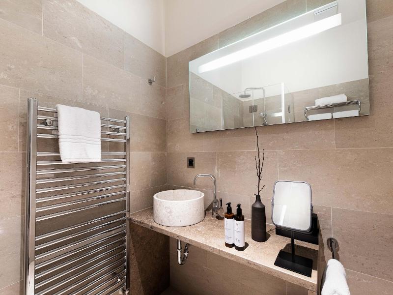 Zola Hotel Palais De Boha Me - Oda