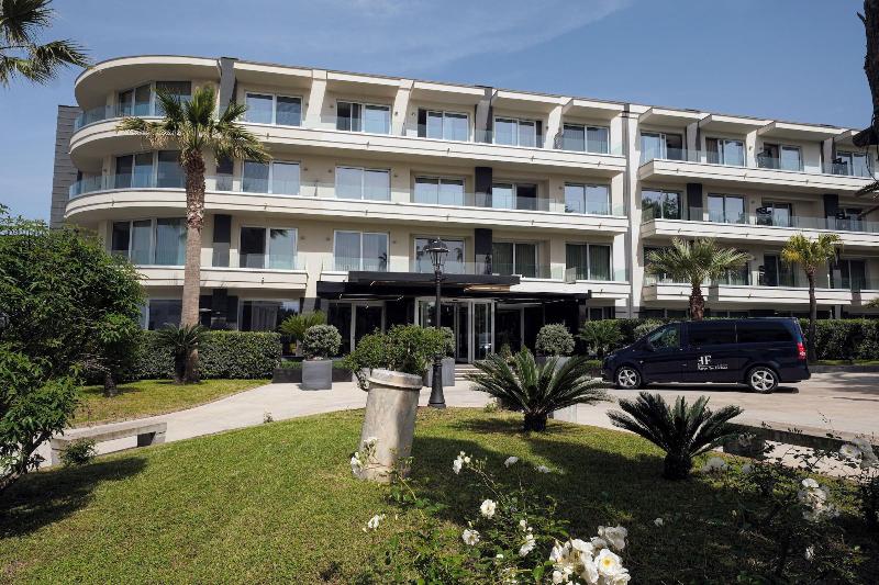 Resort Tre Fontane - Genel