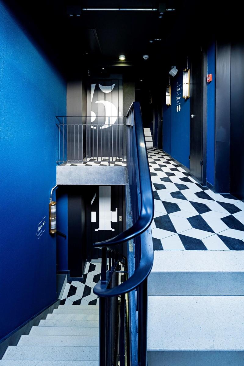 The LUBO - self check-in - Lobi