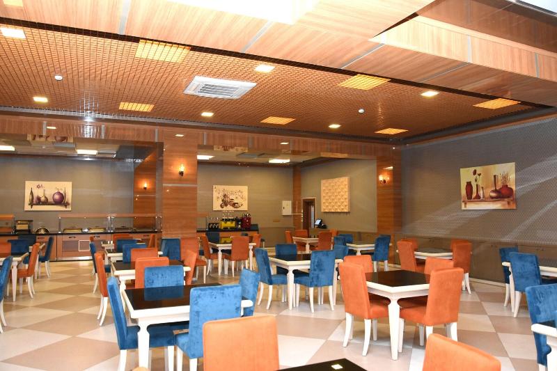 Naxa A Van Palace Hotel - Restoran
