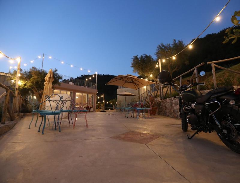 Borgo Rosso Di Sera Resort Country Chic - Oda
