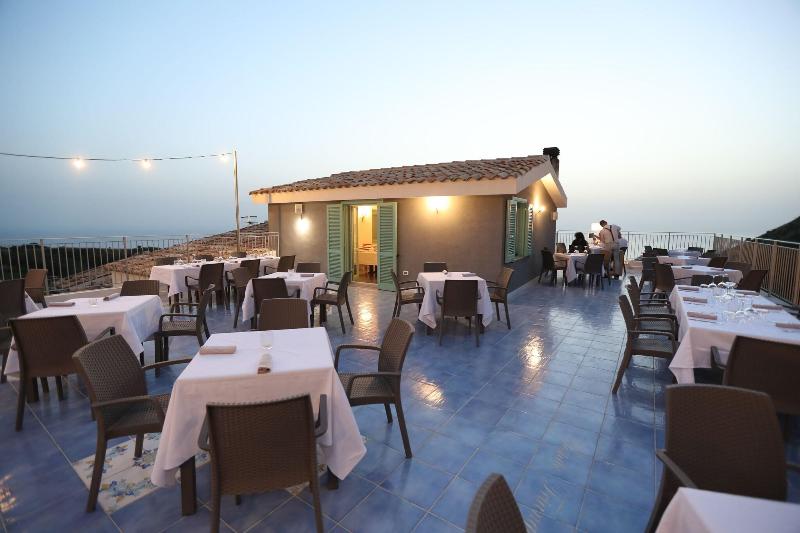 Borgo Rosso Di Sera Resort Country Chic - Restoran